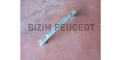 Citroen C3 Picasso 2009-2013 Çıkma Ön Tampon Demiri