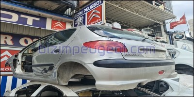 Peugeot 206 Arka Bagaj Kapağı